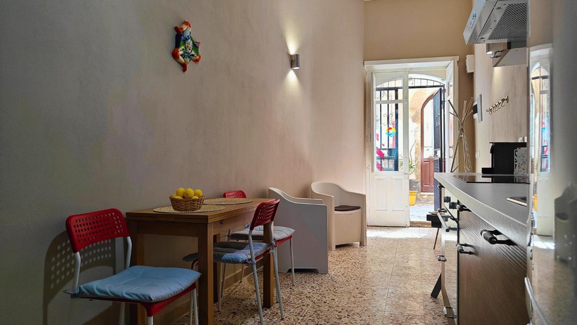 Апартаменты Delizia House Ortigia,Centro Citta, Vicino Al Mare Сиракузы Экстерьер фото